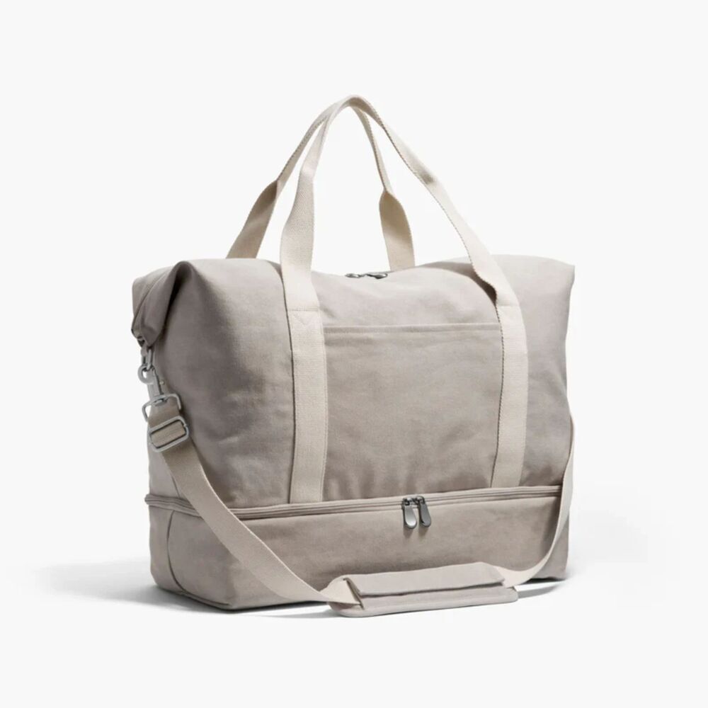 Lo & Sons Cataline Deluxe Small Weekender Bag / Duffel  in Dove Grey